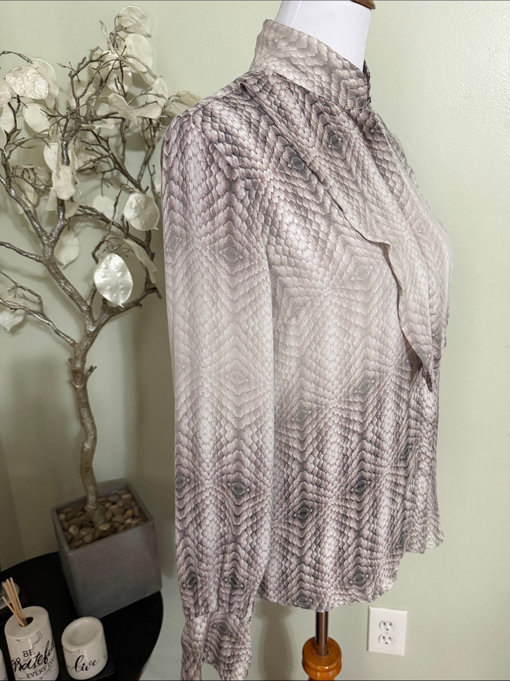 Joe's Jeans Neutral Snake-Print 100% Silk  Mandarin Collar Blouse - Picture 3 of 5